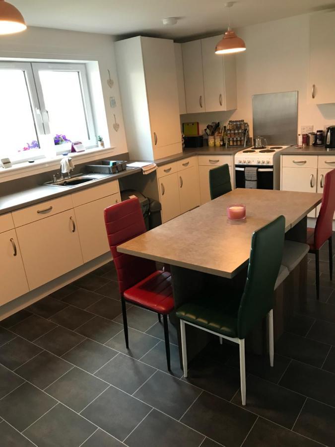 Modern And Bright Home In Quiet And Central Area 인버네스 외부 사진