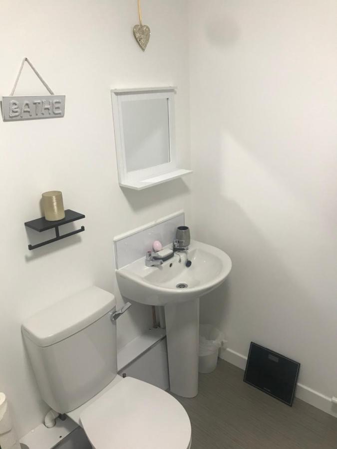 Modern And Bright Home In Quiet And Central Area 인버네스 외부 사진